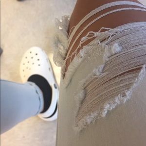 ▫️ripped american eagle jeans